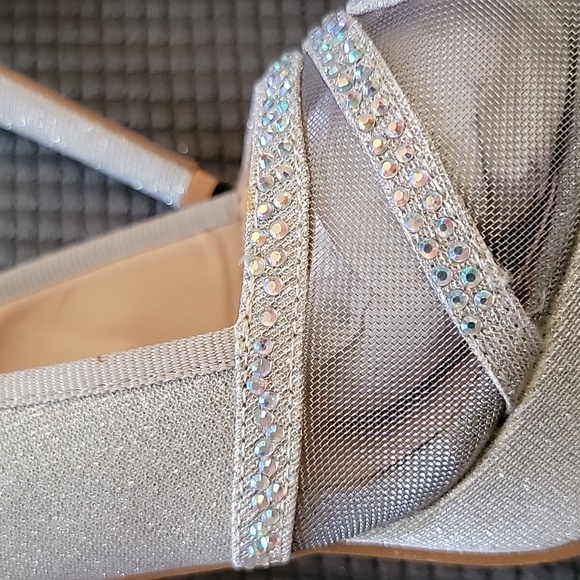 New Chase & Chloe Platform Heels - Picture 4 of 7